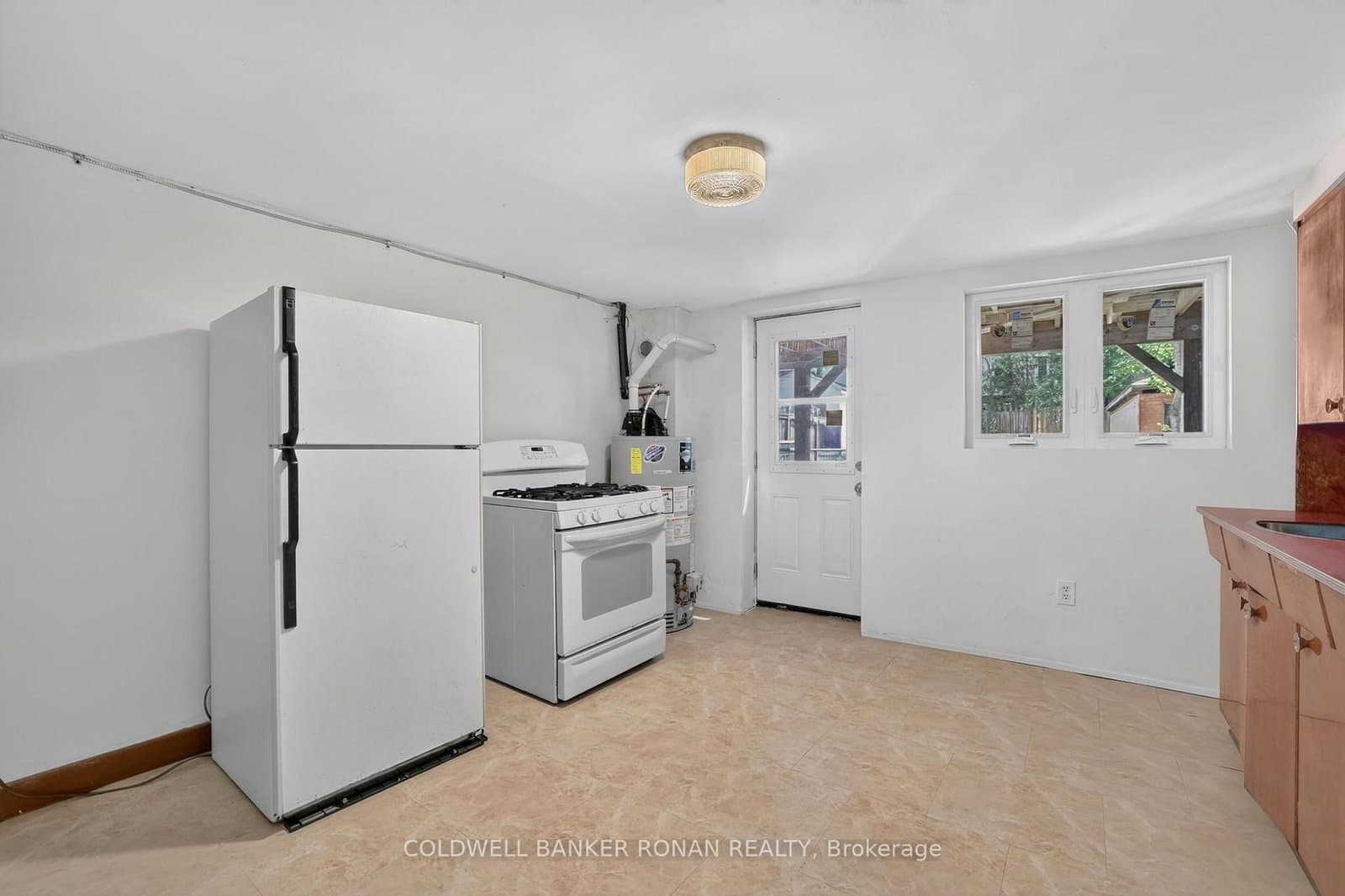 391 Jones Avenue thumbnail 33