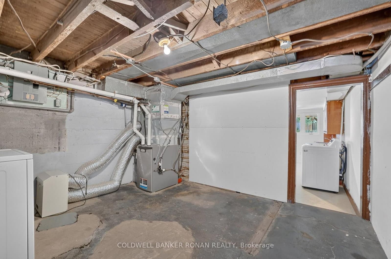 391 Jones Avenue thumbnail 35