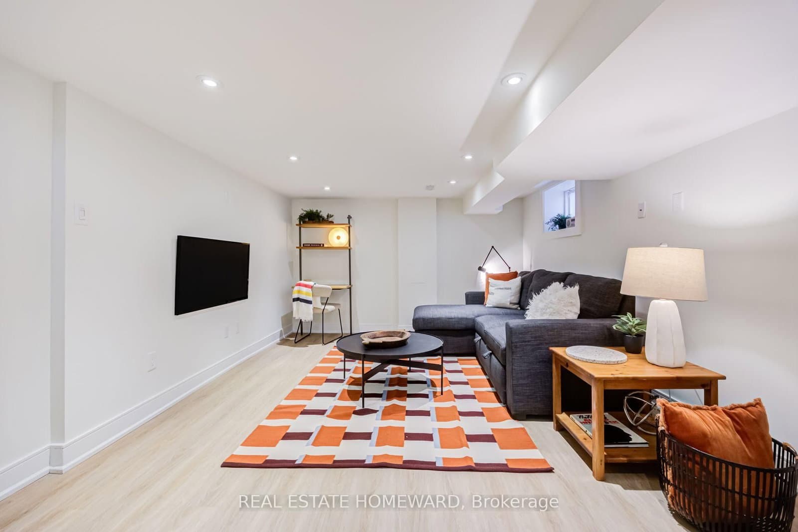 43 Amroth Avenue thumbnail 31