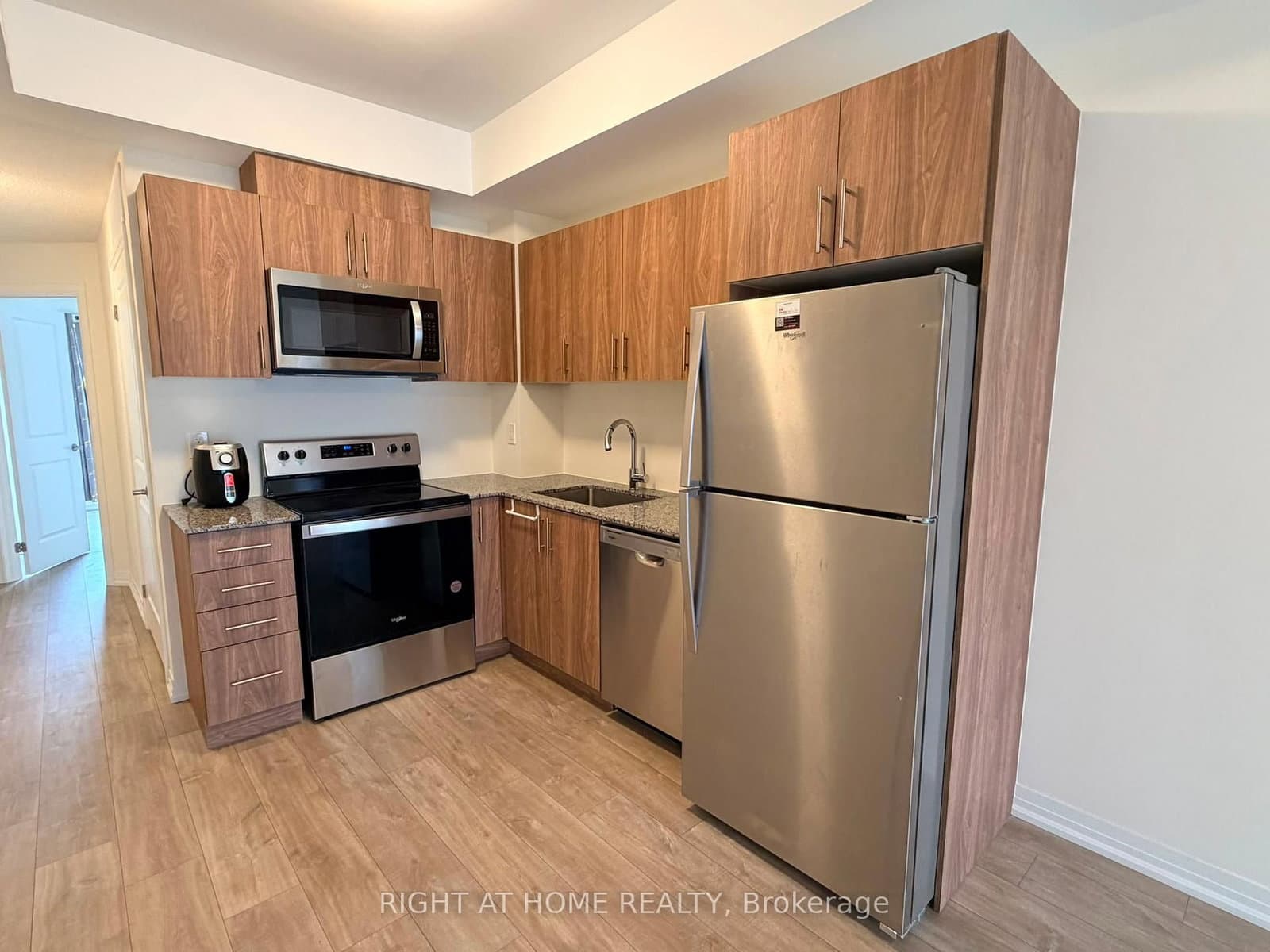 10 Liben Way, Unit 14 thumbnail 9