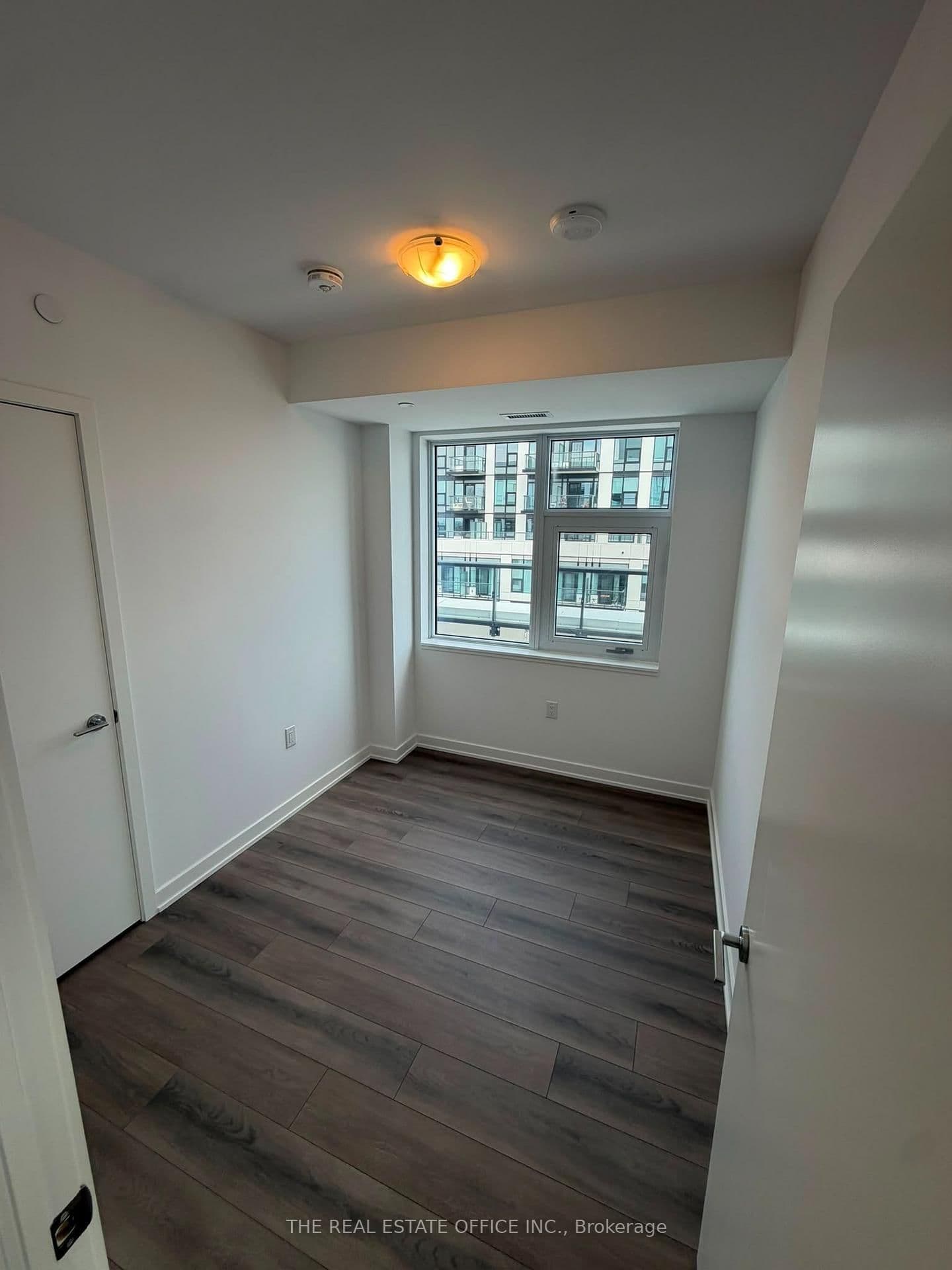 7437 Kingston Road, Unit 905 thumbnail 7