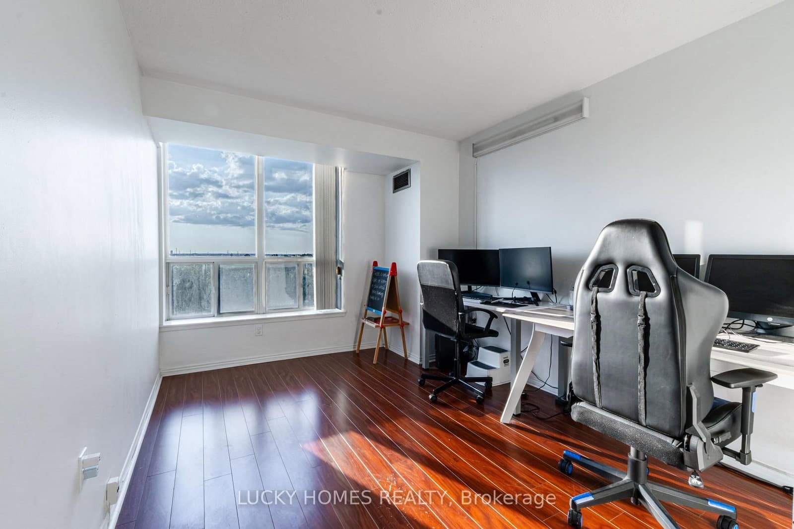 430 Mclevin Avenue NW, Unit 915 thumbnail 13