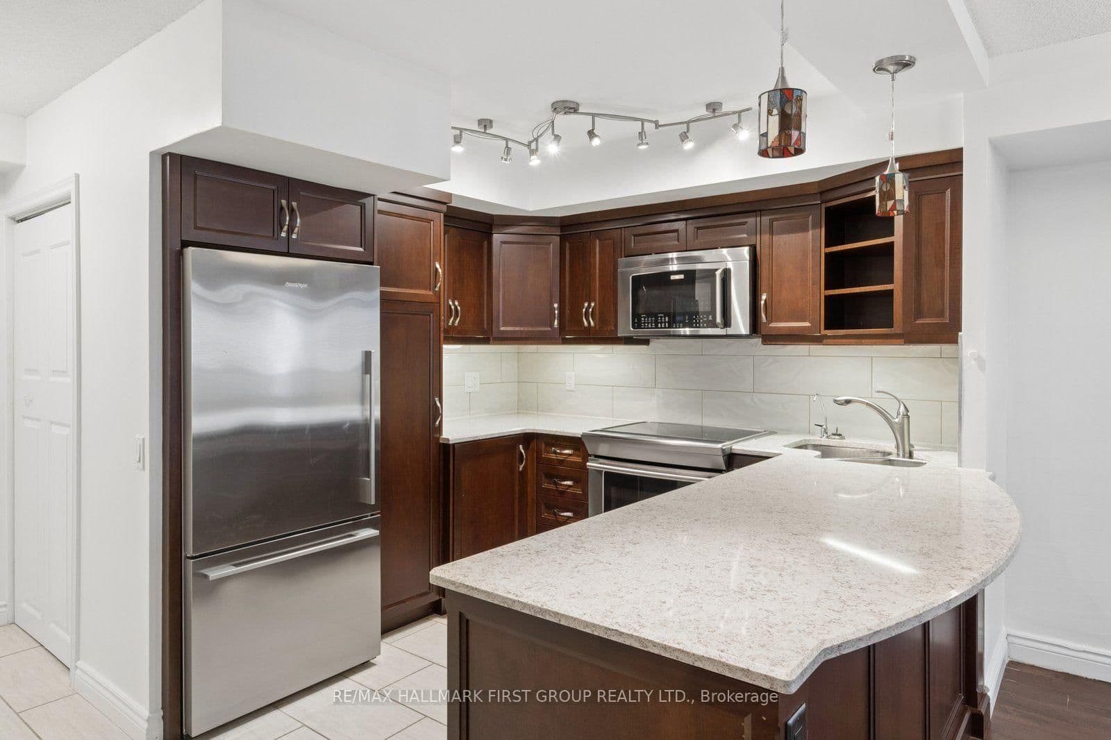 1200 The Esplanade N, Unit 908 thumbnail 12