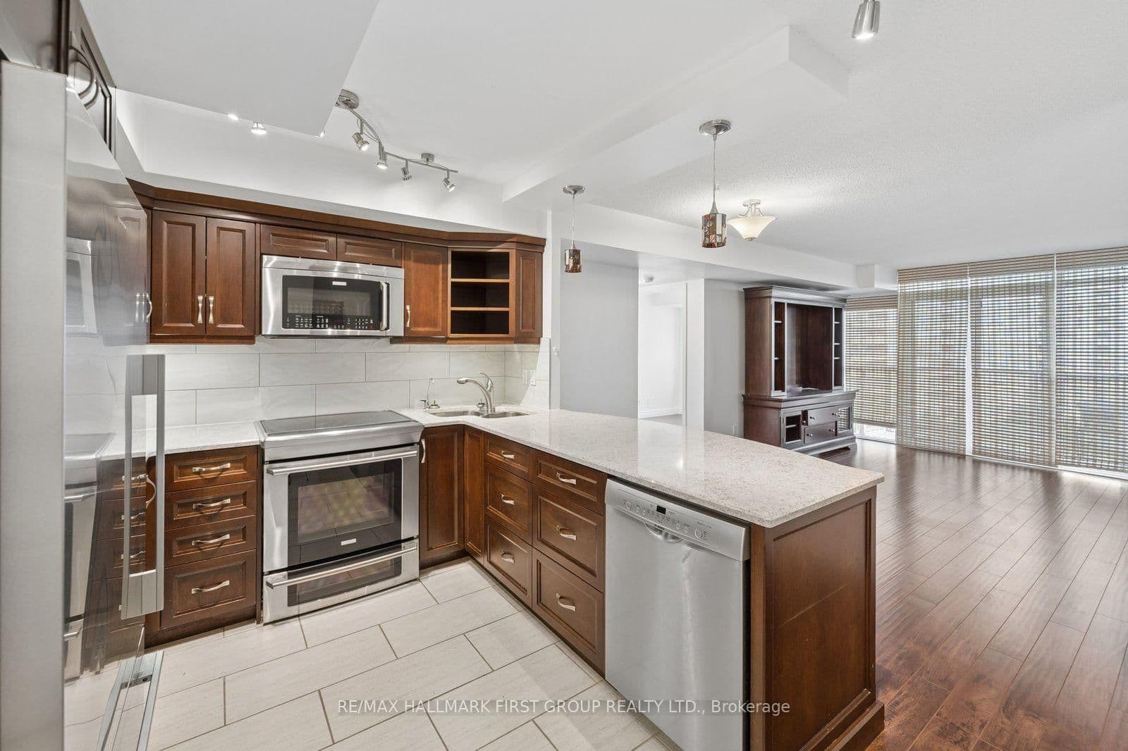 1200 The Esplanade N, Unit 908 thumbnail 13