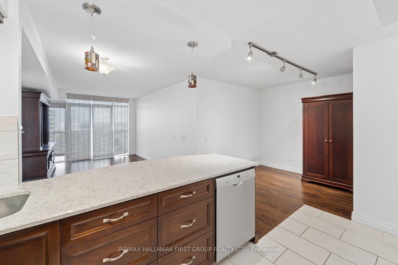 1200 The Esplanade N, Unit 908 thumbnail 15