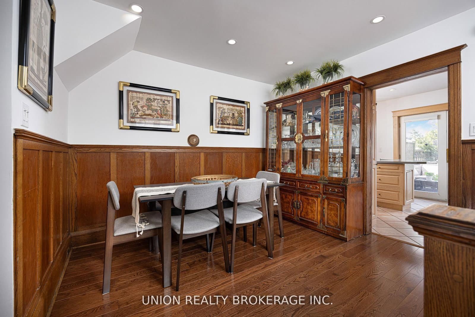 154 Blantyre Avenue thumbnail 13