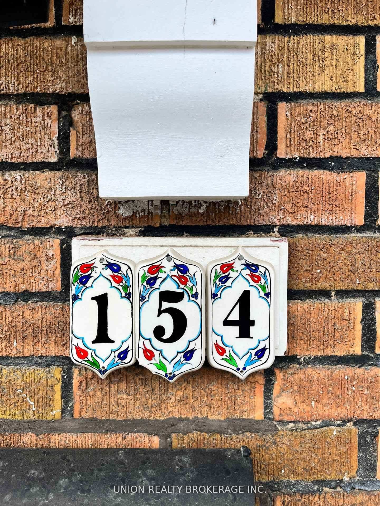 154 Blantyre Avenue thumbnail 3