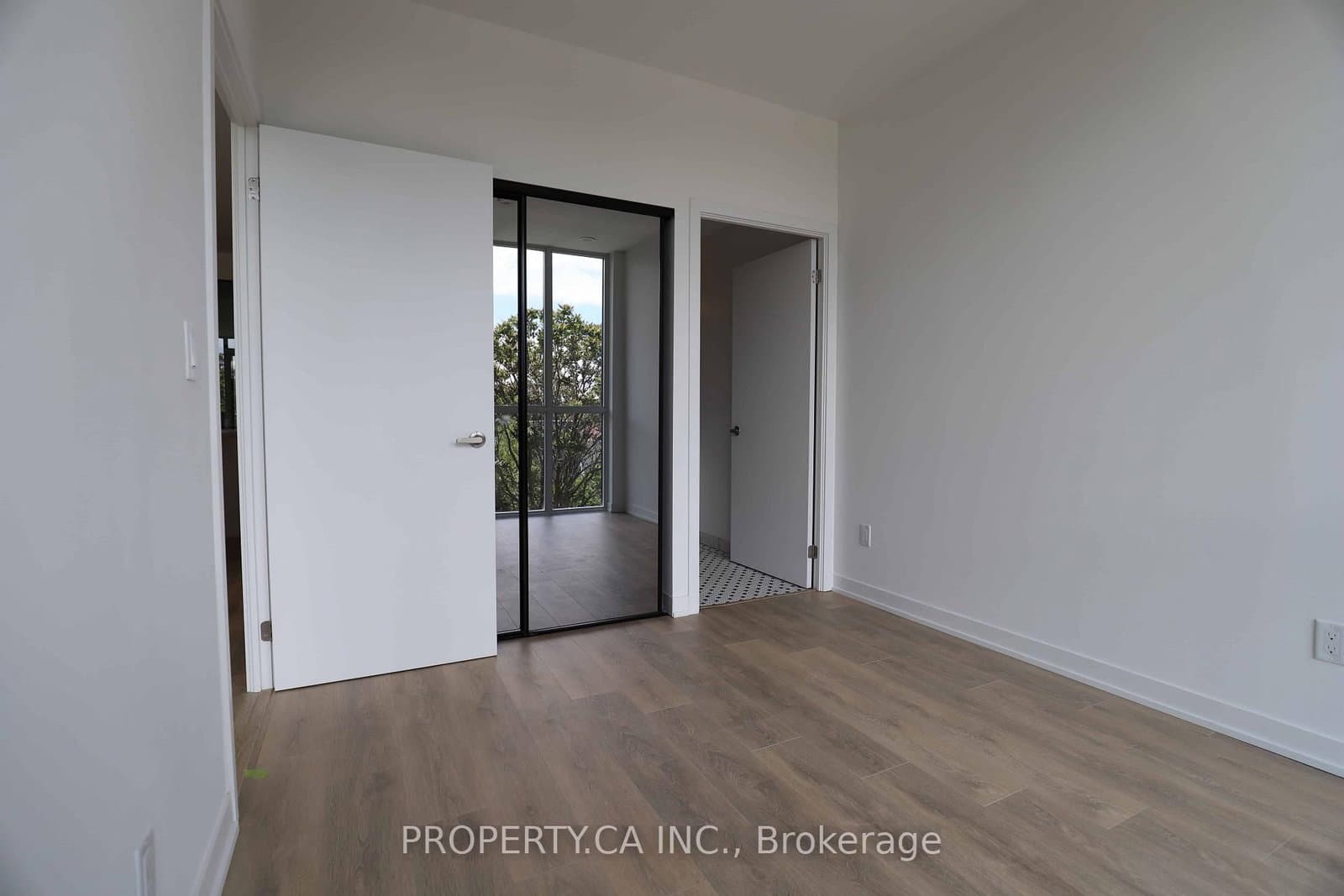 899 Queen Street E, Unit 410 thumbnail 10