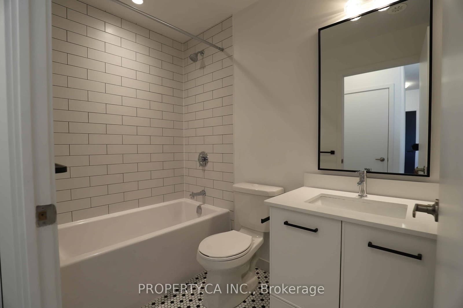 899 Queen Street E, Unit 410 thumbnail 16