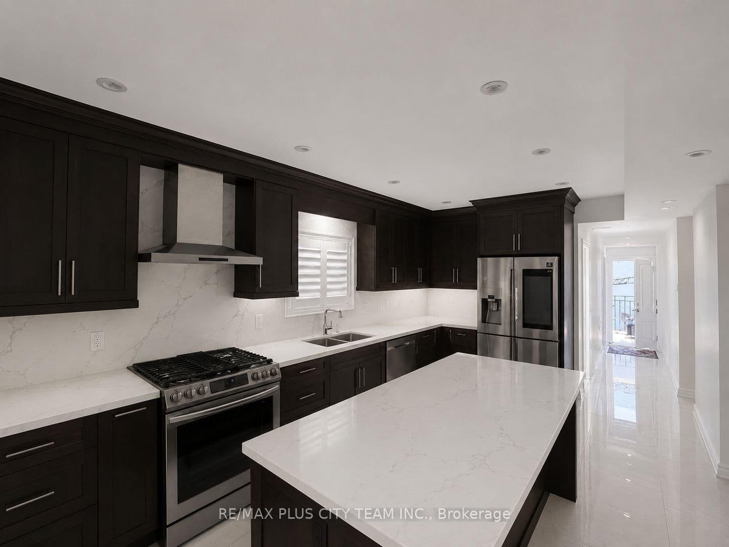 1027 Pape Avenue, Unit A thumbnail 2