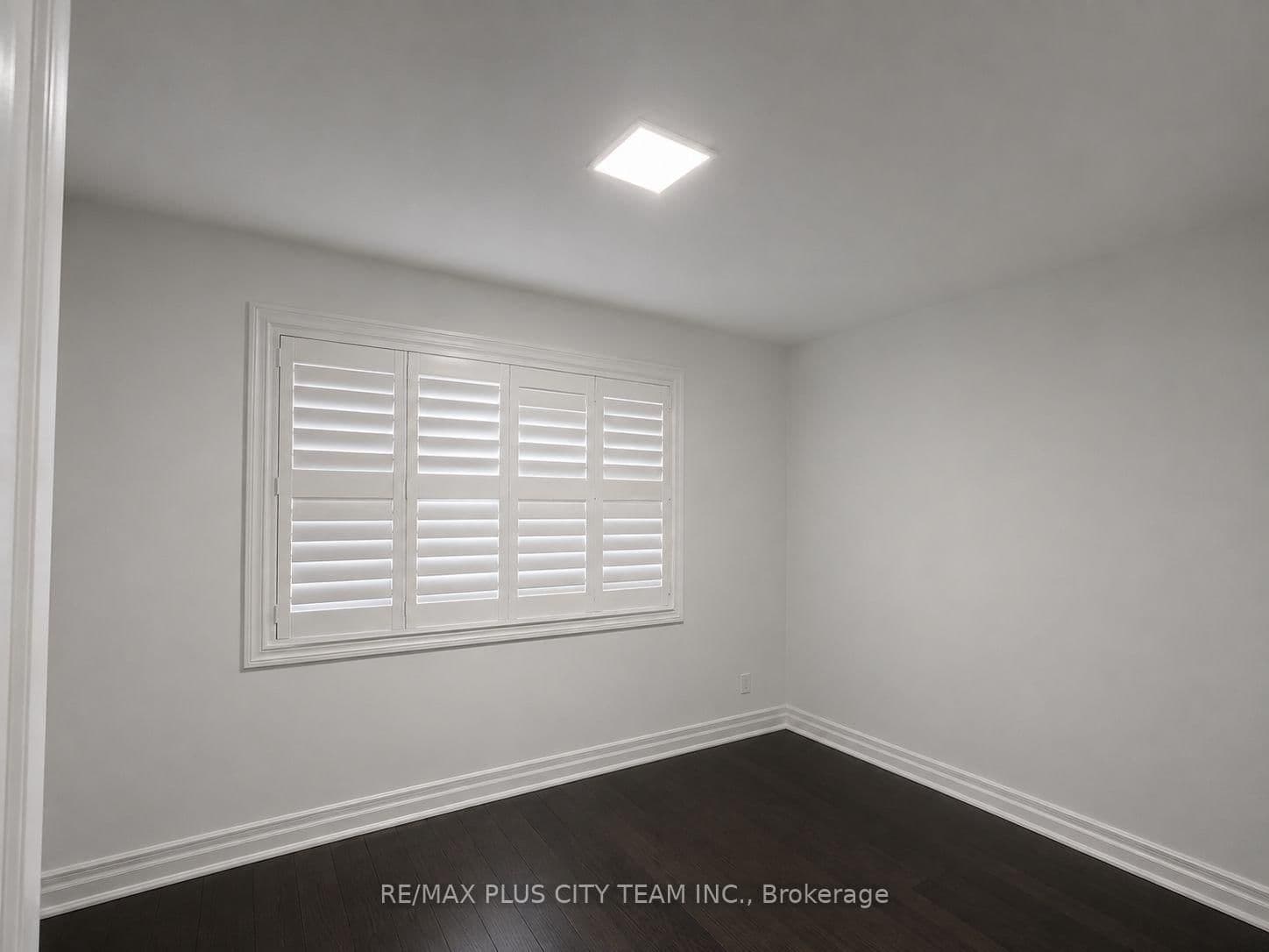 1027 Pape Avenue, Unit A thumbnail 7