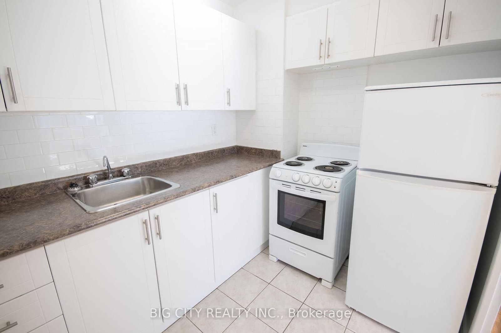 70 Cambridge Avenue, Unit 22 thumbnail 3