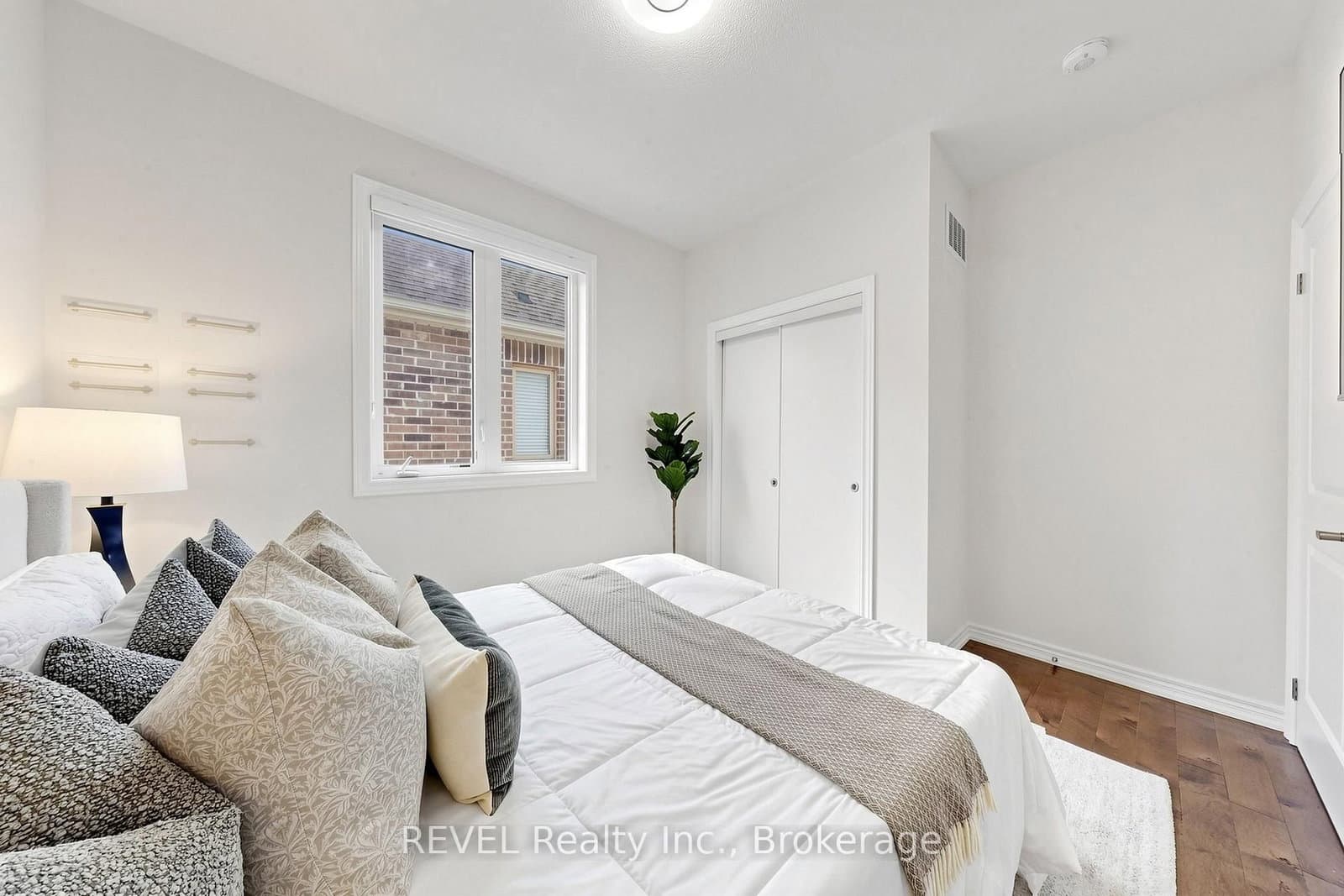 993 Lockie Drive thumbnail 37