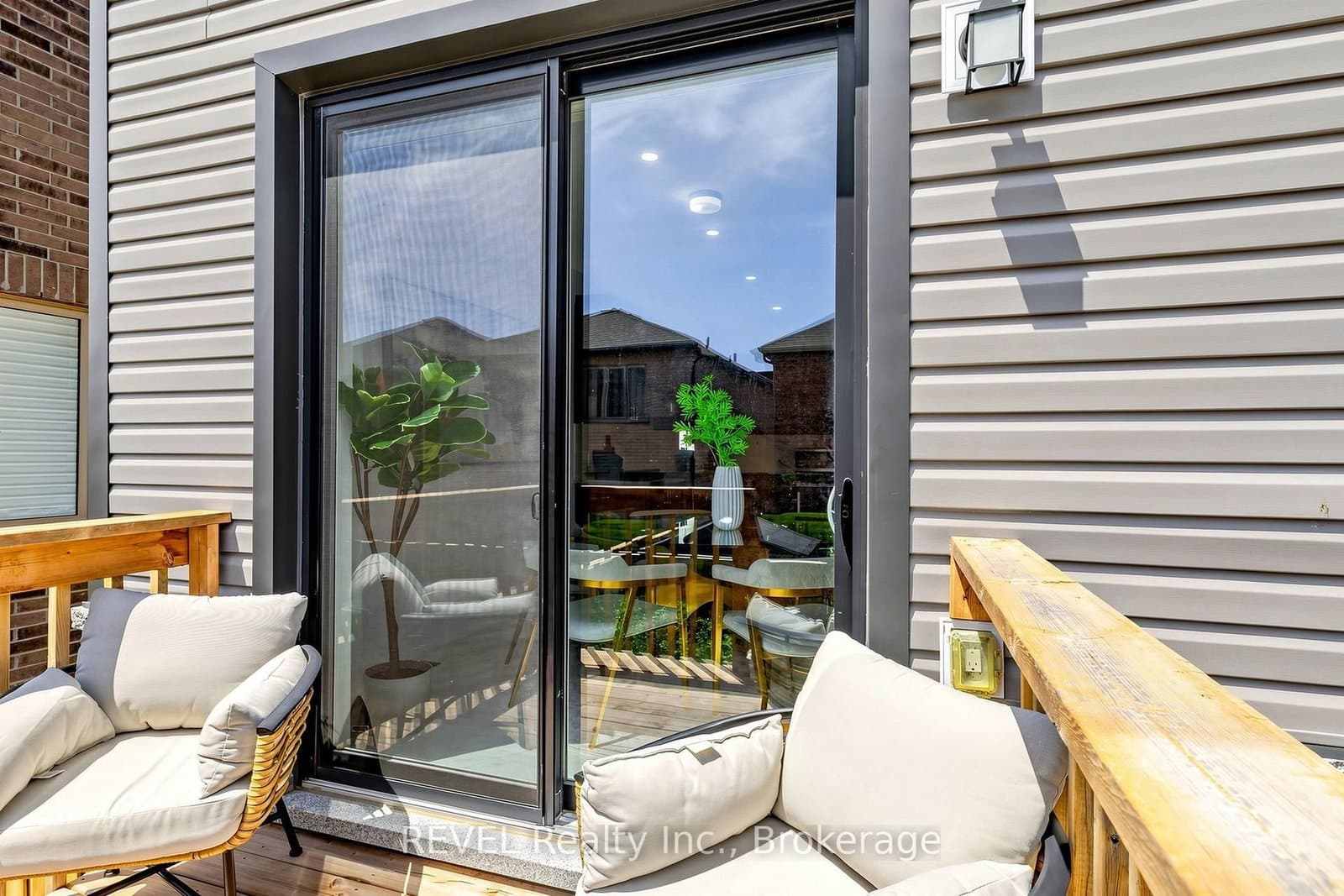 993 Lockie Drive thumbnail 44