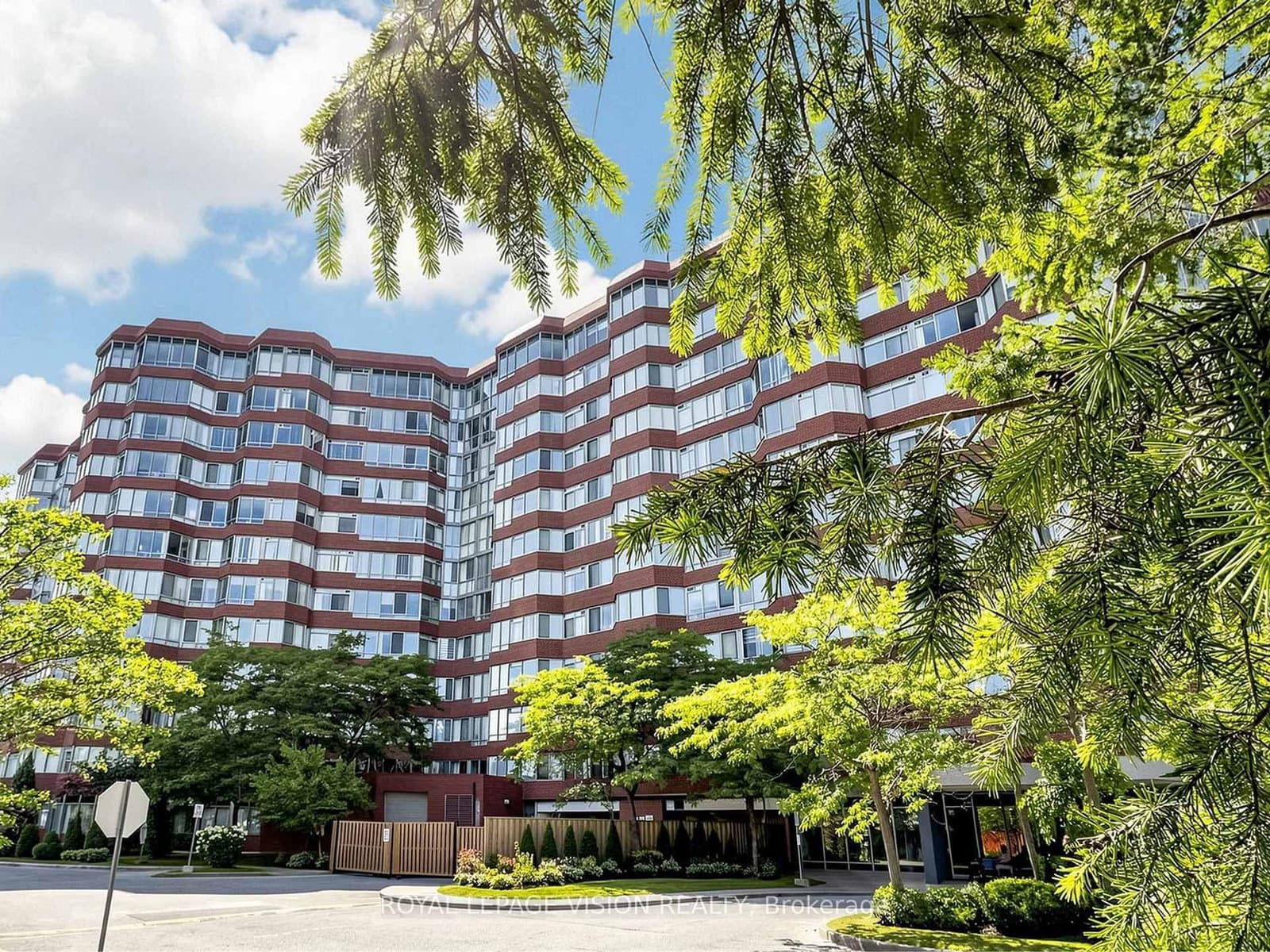 11753 Sheppard Avenue E, Unit 419 thumbnail 4