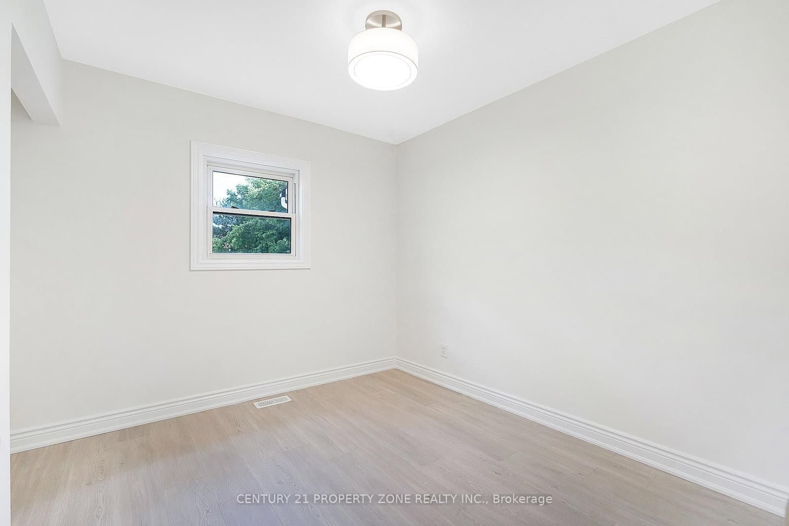 37 Adanac Drive thumbnail 9