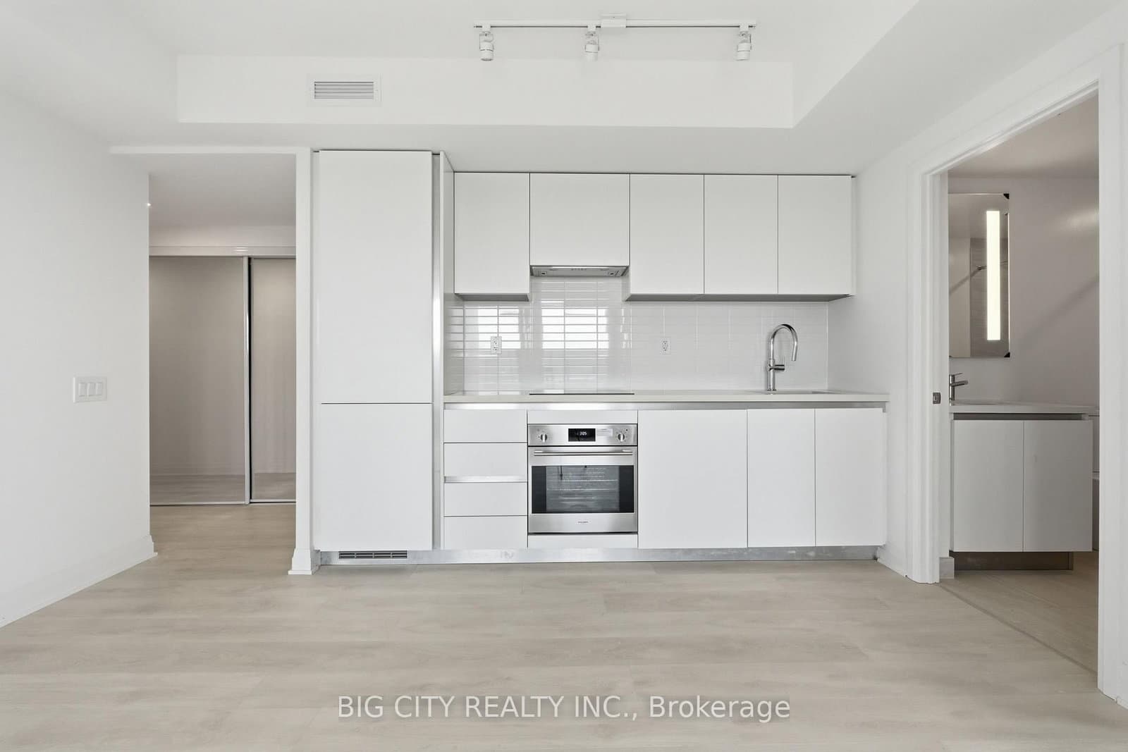 25 Frederick Todd Way, Unit 310 thumbnail 8