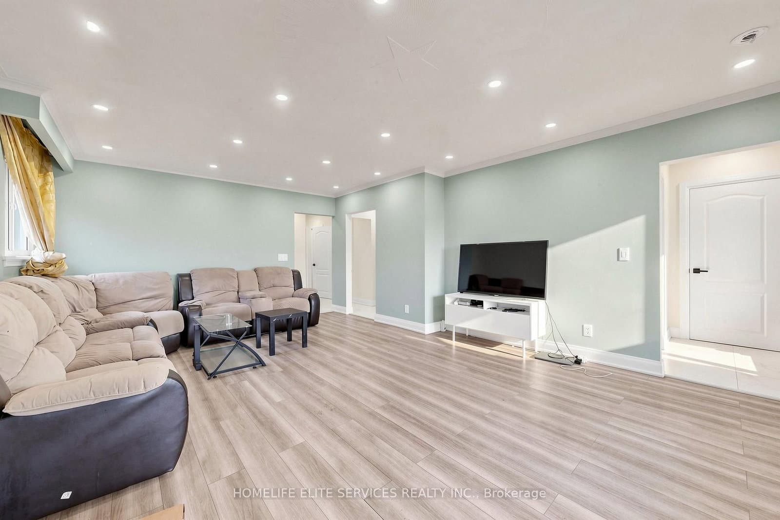 76 Gooderham Drive thumbnail 7