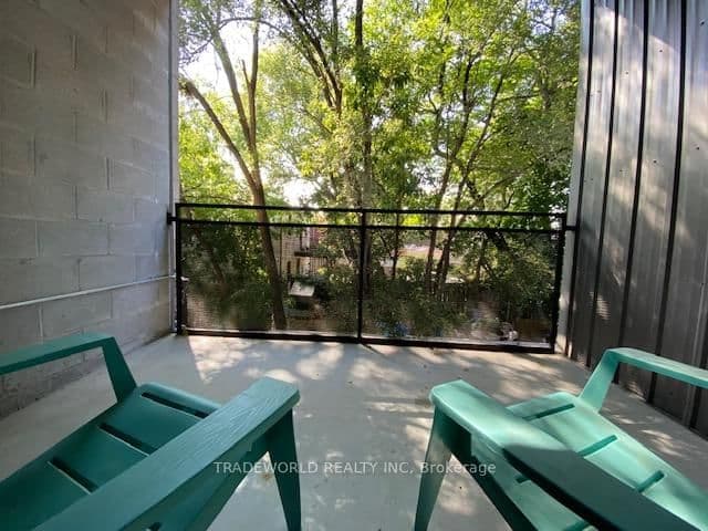 862 Pape Avenue, Unit 3 thumbnail 12