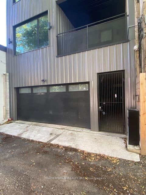 862 Pape Avenue, Unit 3 thumbnail 14