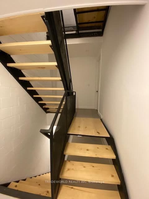862 Pape Avenue, Unit 3 thumbnail 17