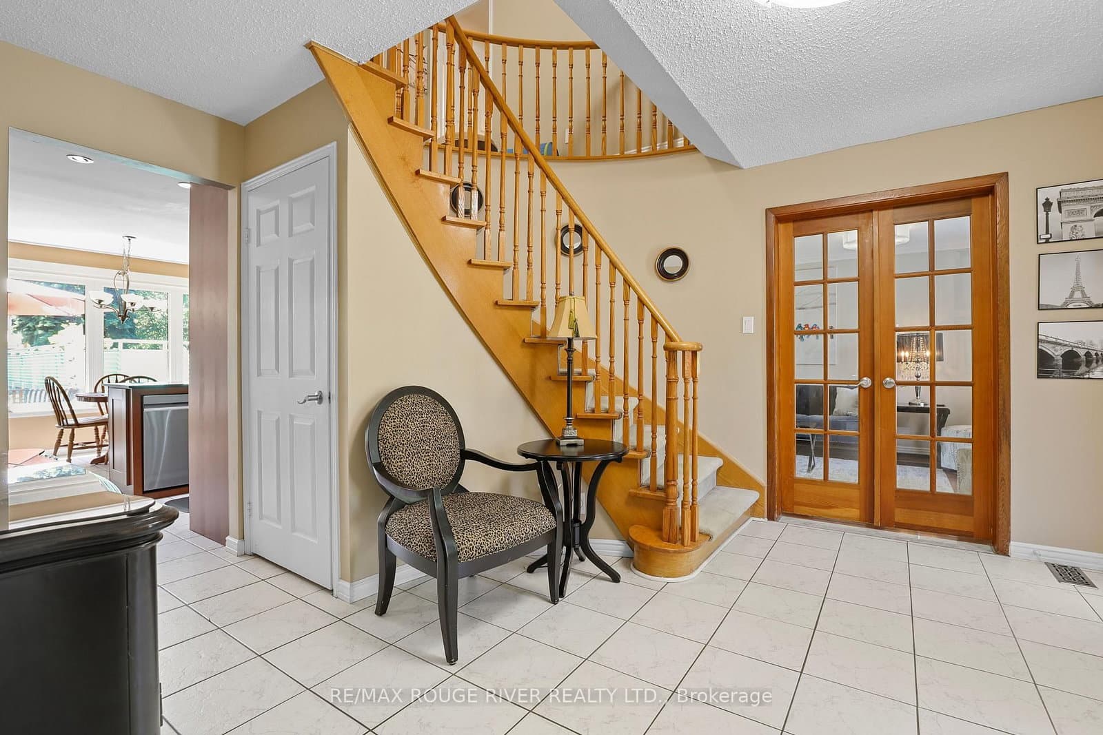 11 Canmore Boulevard thumbnail 3