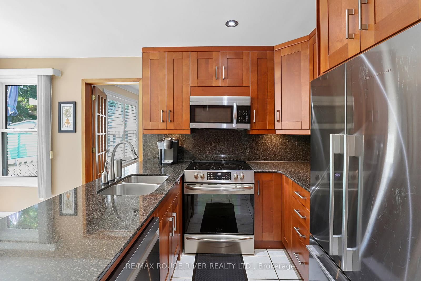 11 Canmore Boulevard thumbnail 4