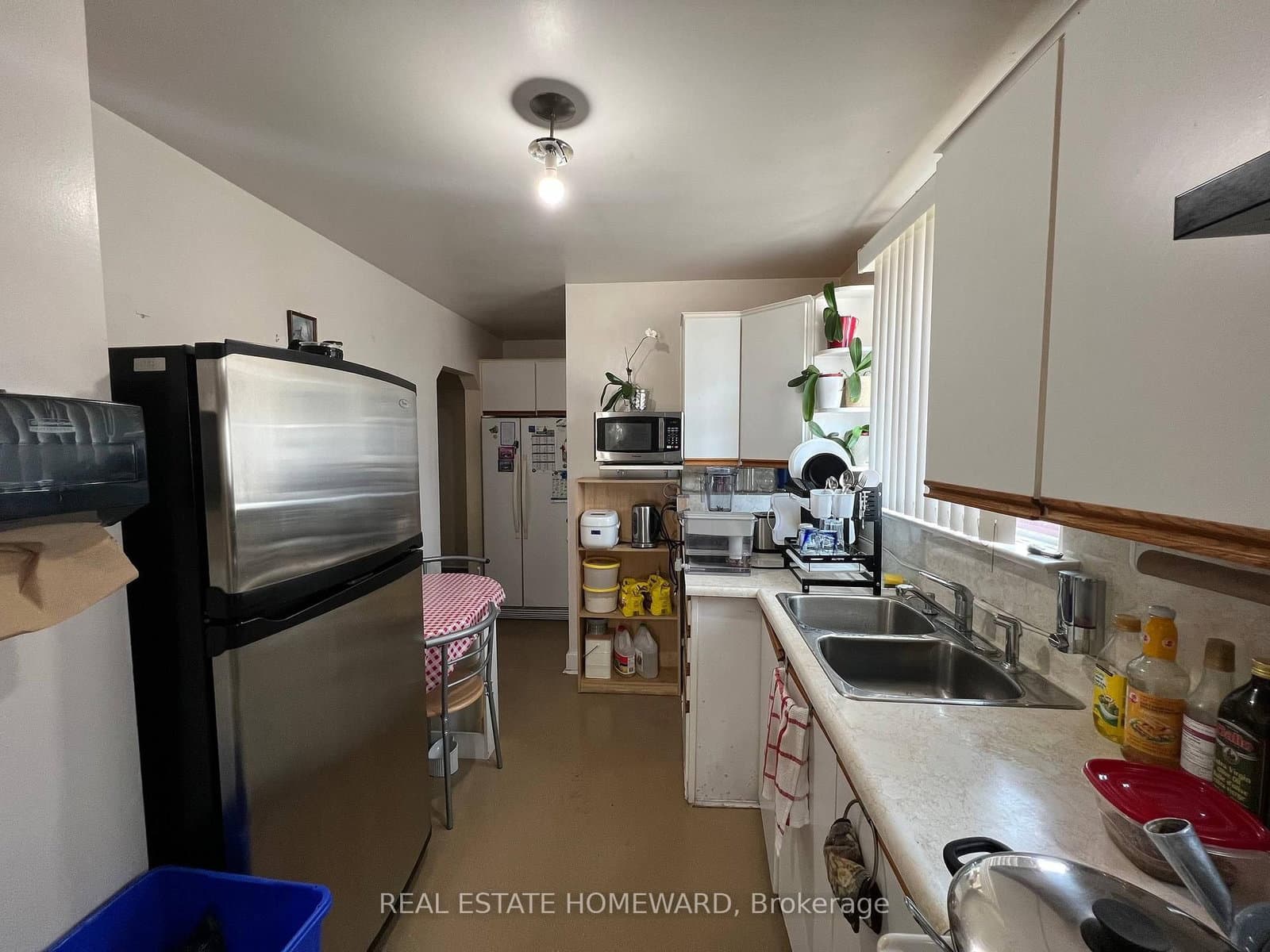 124 Glencrest Boulevard, Unit Main thumbnail 4