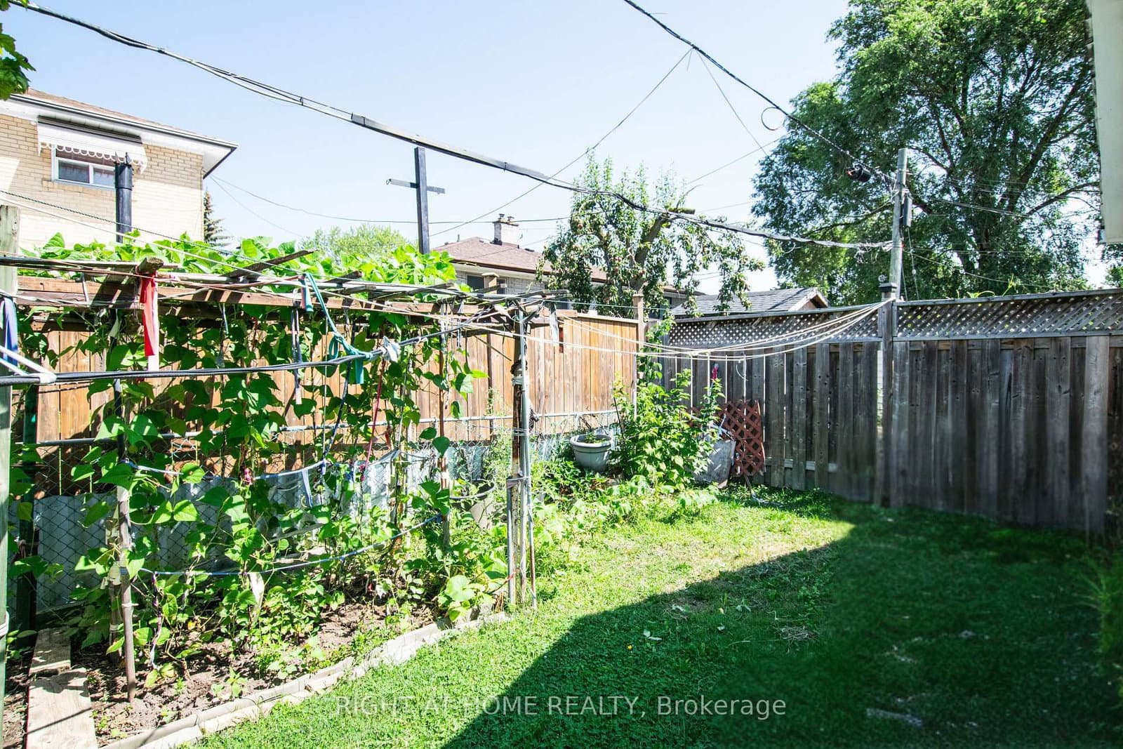 32 Ellendale Drive thumbnail 24