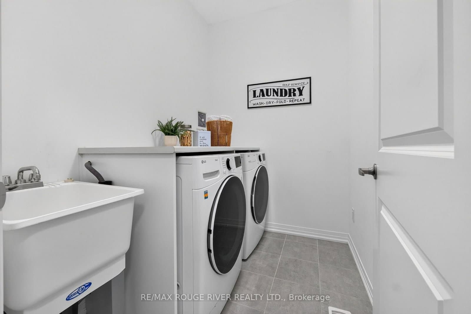 164 Ogston Crescent thumbnail 26