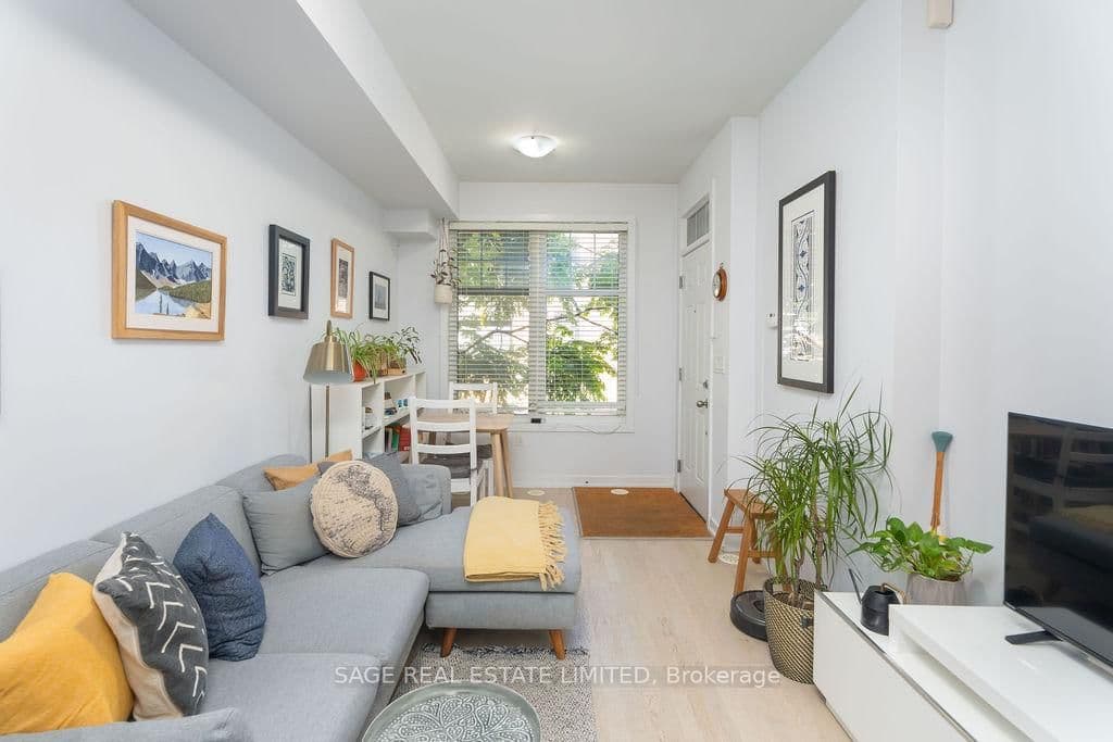 150 Broadview Avenue, Unit Th3 thumbnail 4