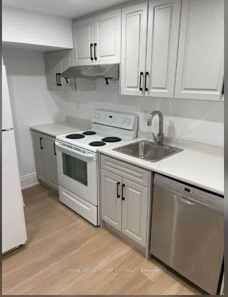 34 Gilmour Road, Unit Basement thumbnail 6
