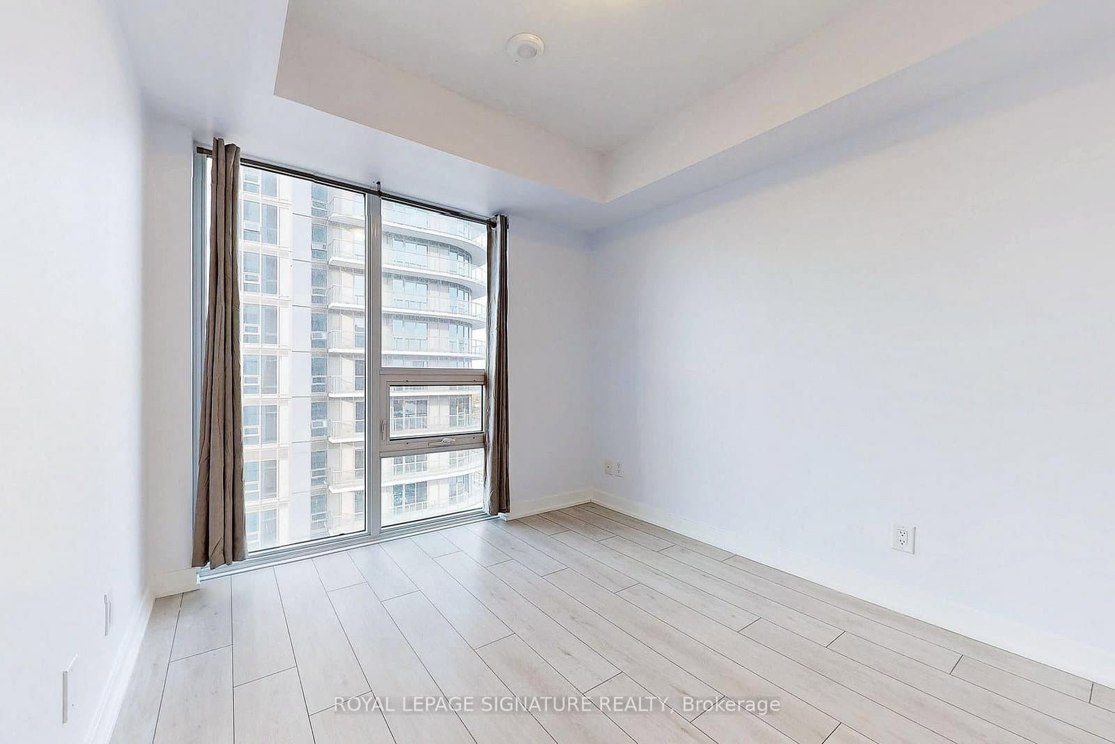 2033 Kennedy Road, Unit 2102 thumbnail 17