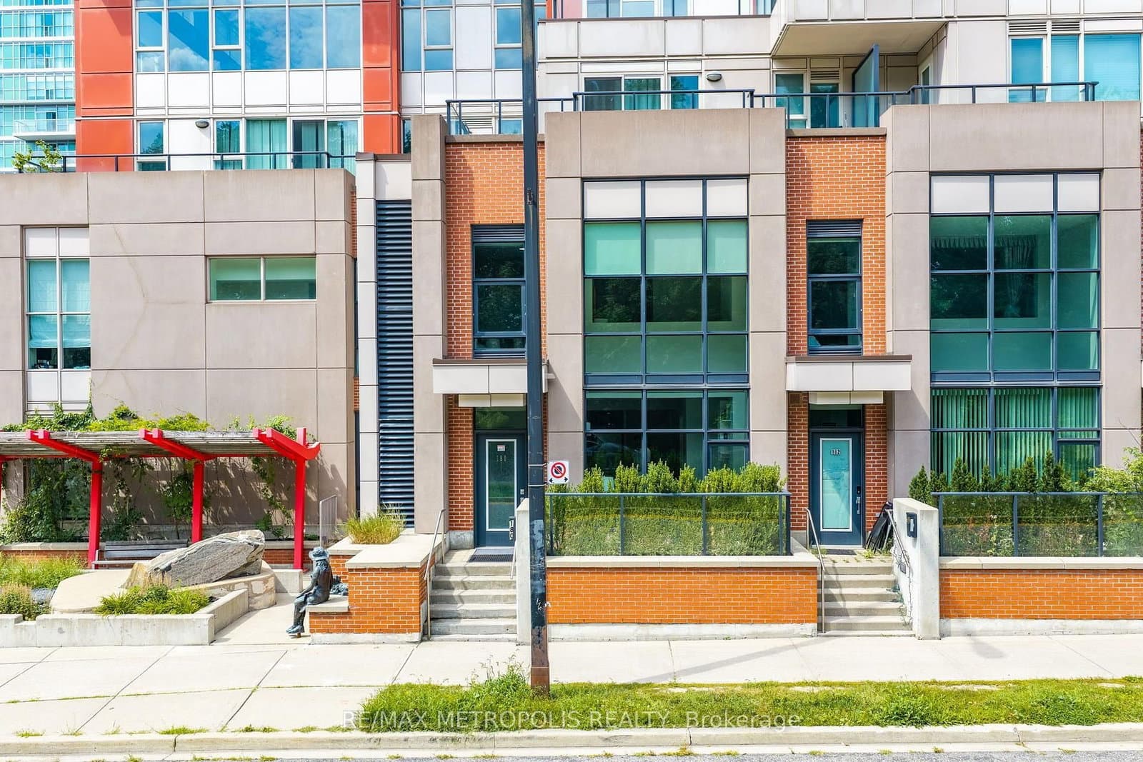 180 Borough Drive thumbnail 2