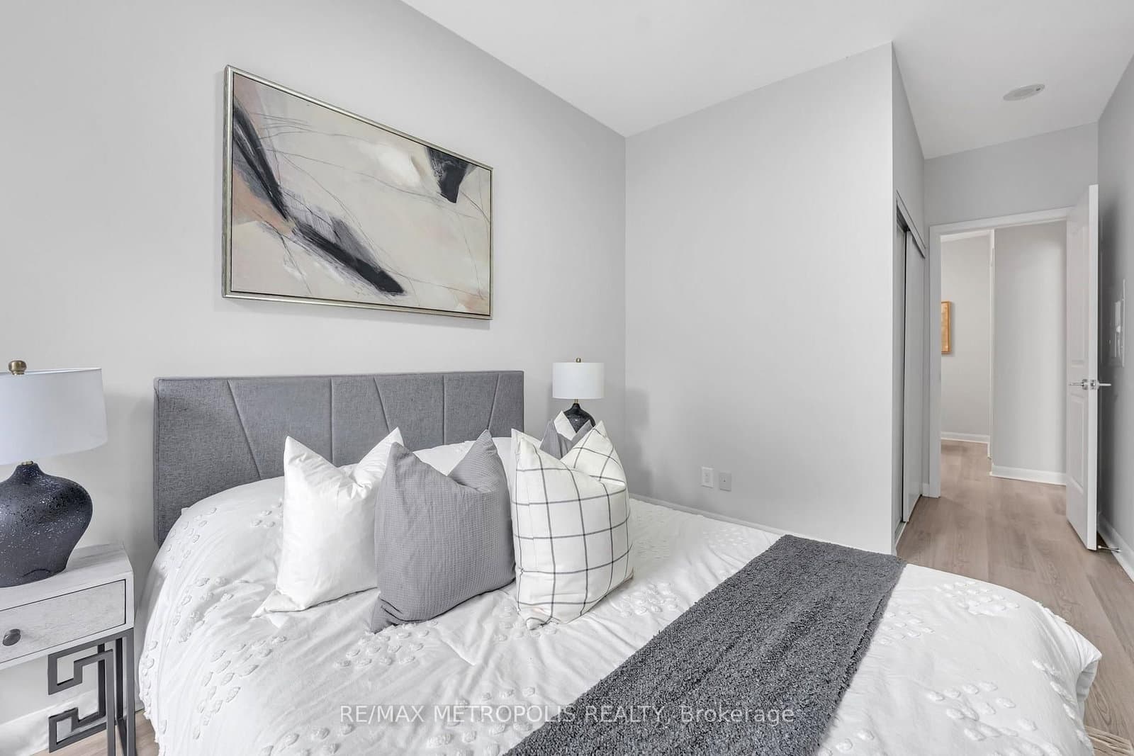 180 Borough Drive thumbnail 28