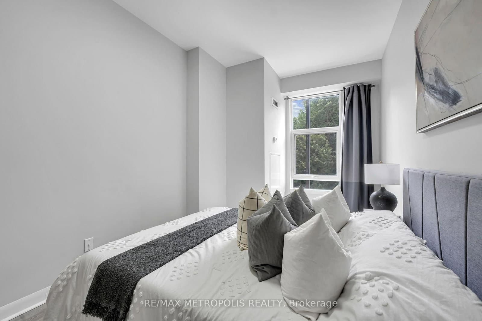 180 Borough Drive thumbnail 29