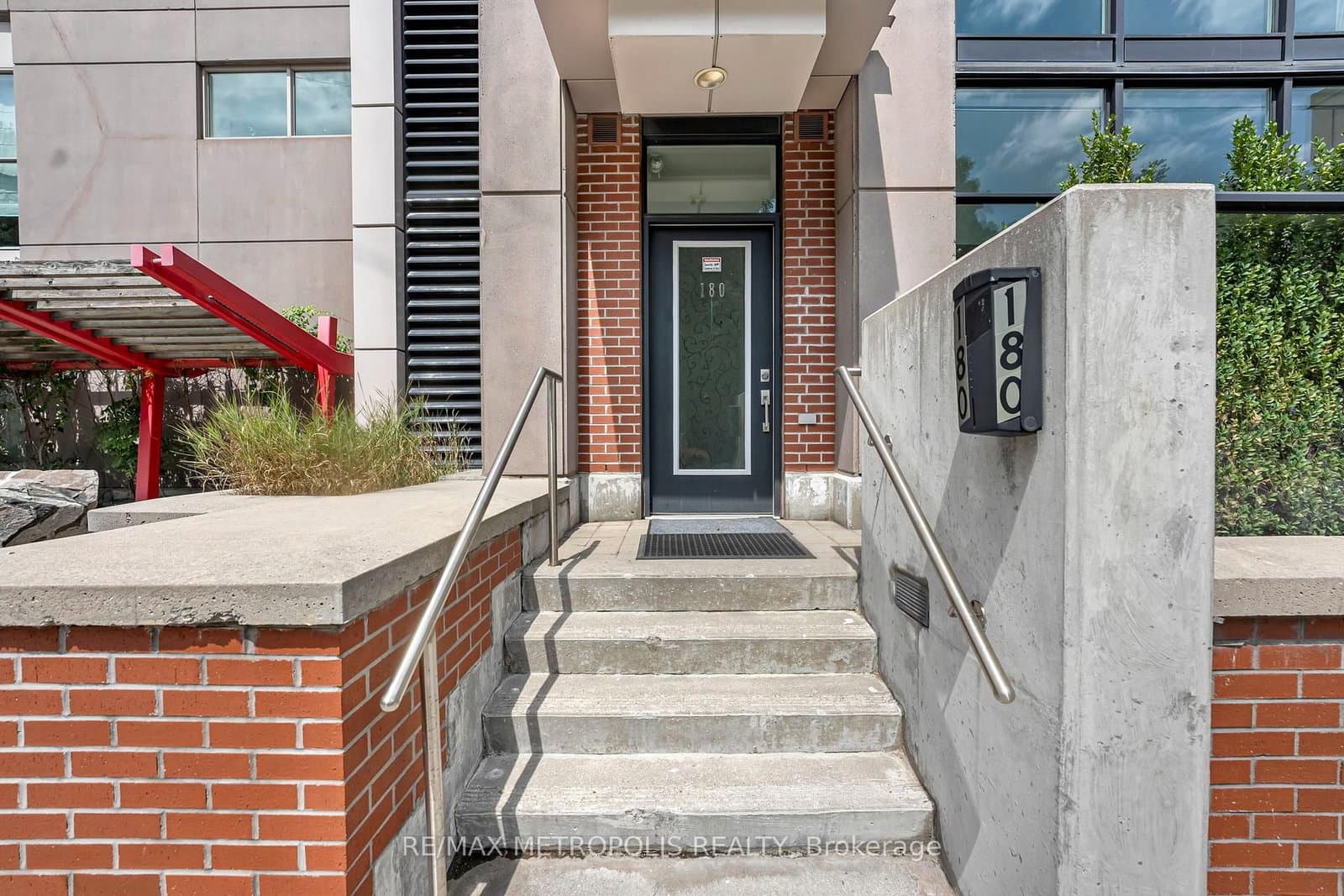 180 Borough Drive thumbnail 3