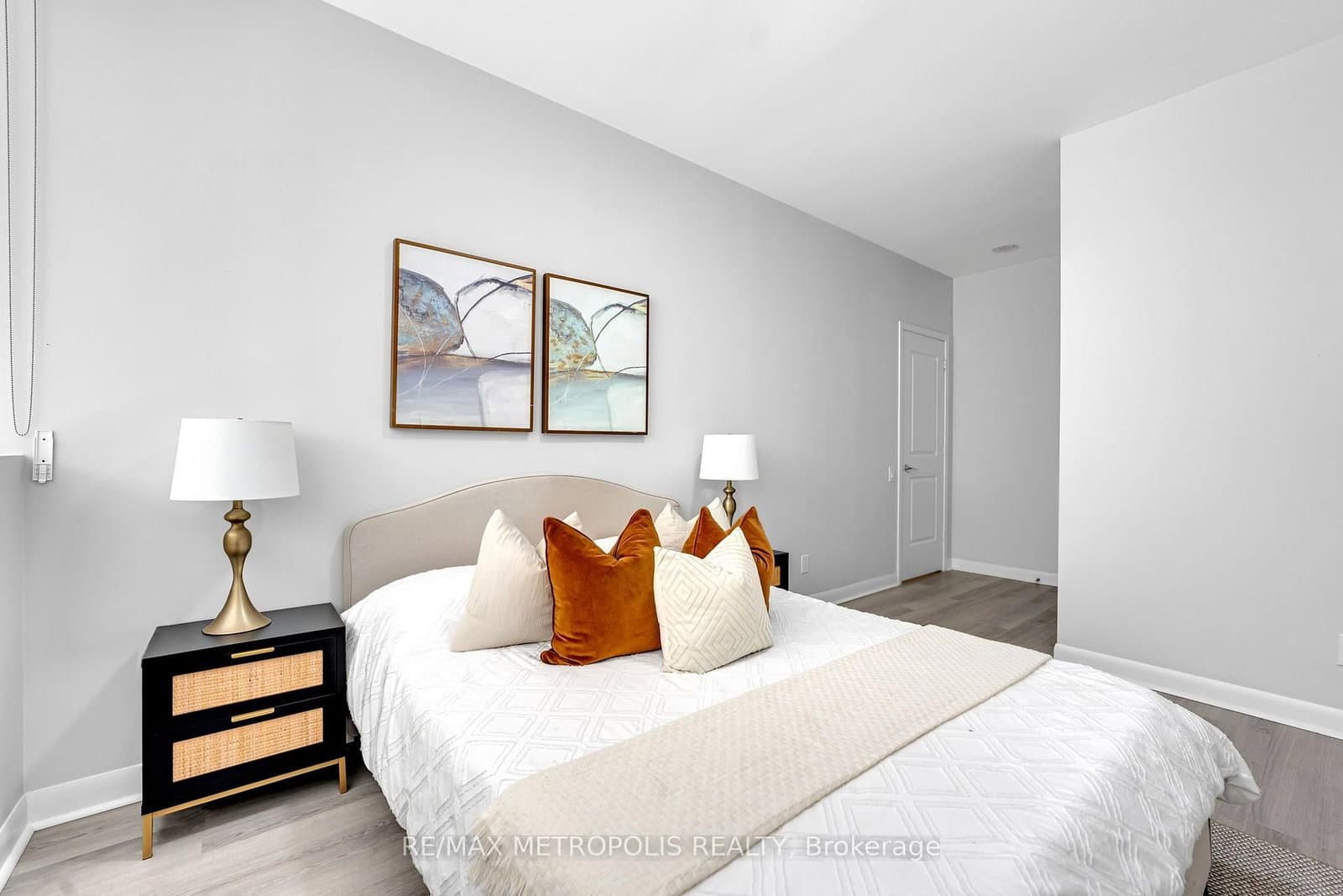 180 Borough Drive thumbnail 33