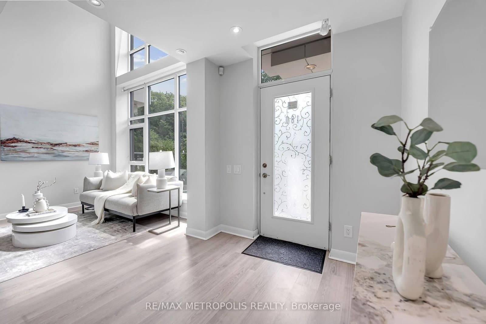 180 Borough Drive thumbnail 8