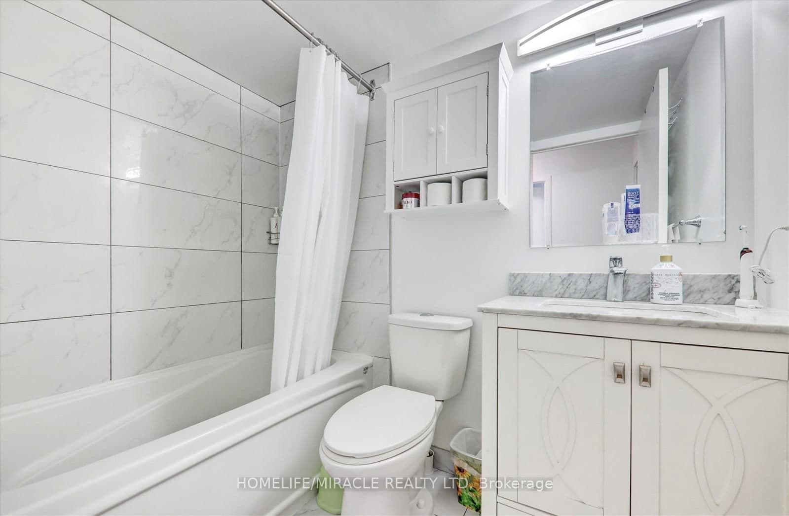 38 Lee Centre Drive, Unit 712 thumbnail 22