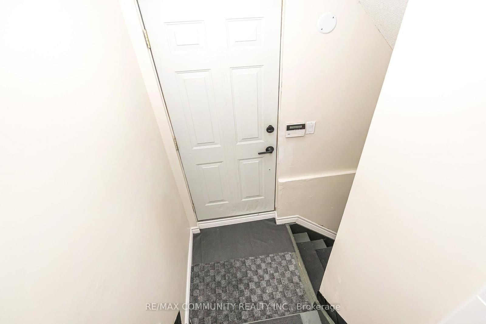 1597 Avonmore Square thumbnail 2