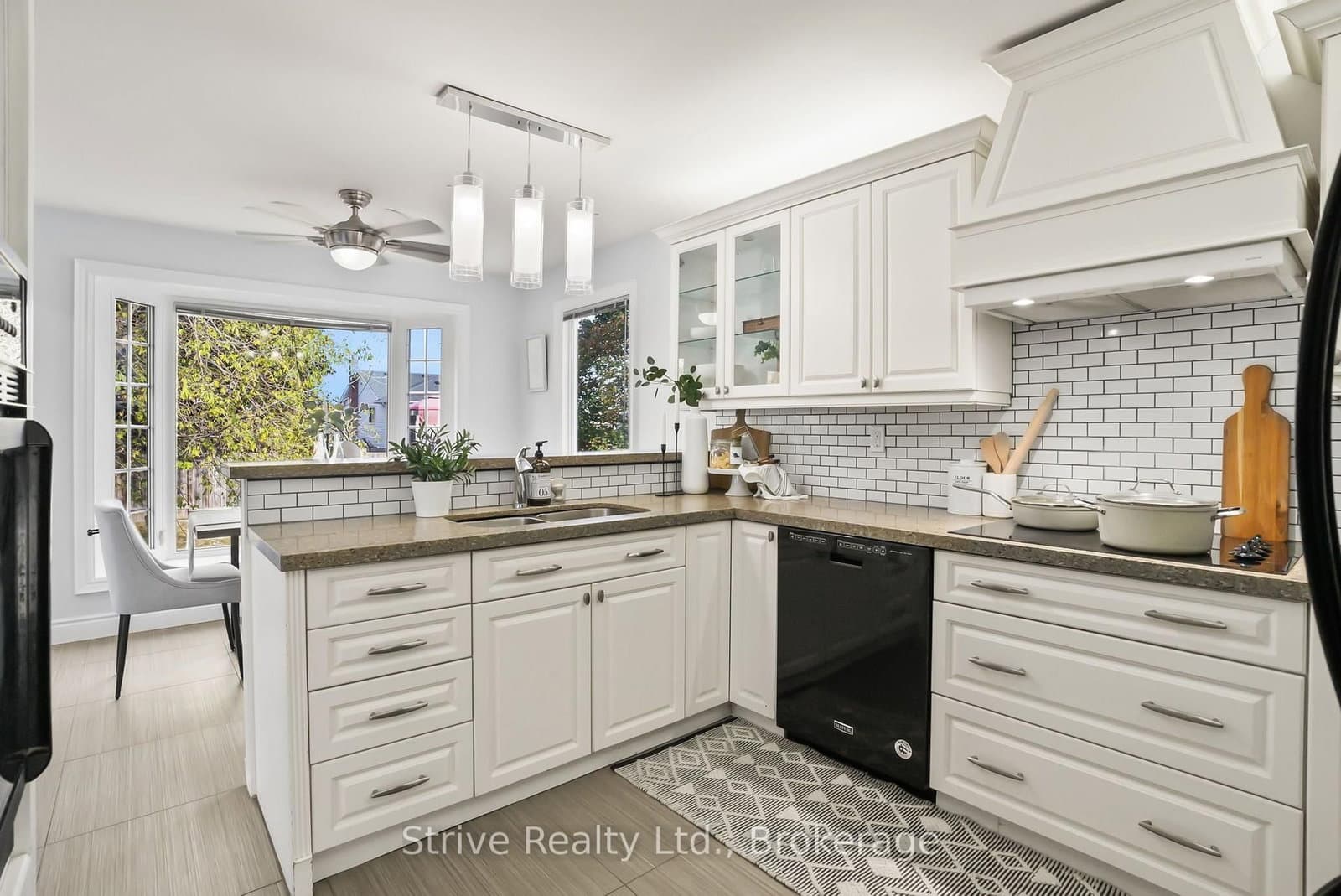 23 Cherry Blossom Crescent, Unit Upper thumbnail 9