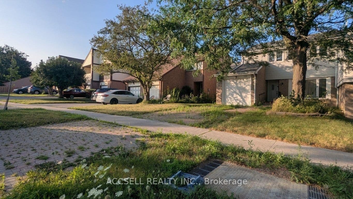 135 Placentia Boulevard thumbnail 3