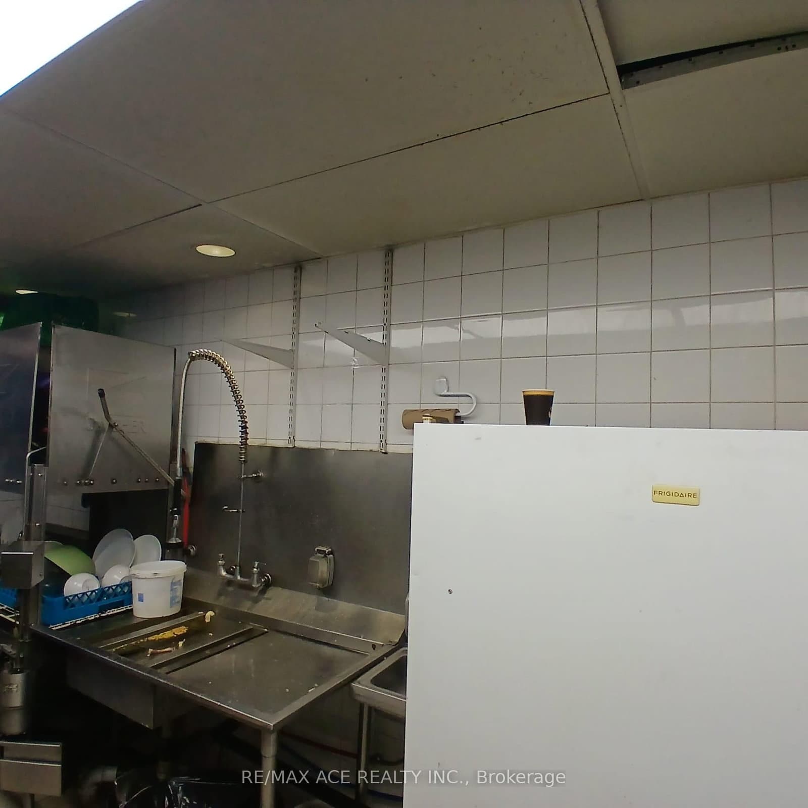 3541 St Clair Avenue E thumbnail 12