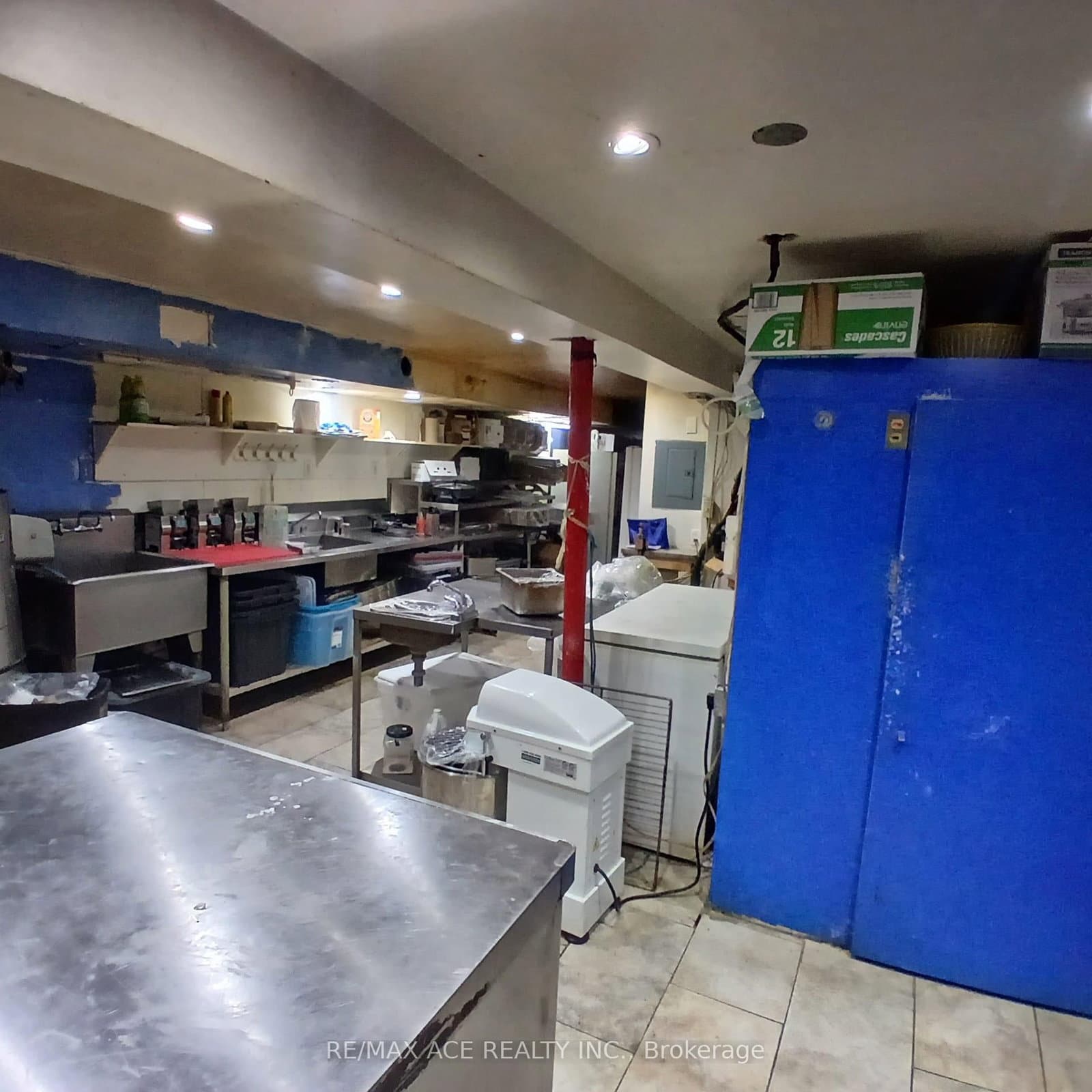 3541 St Clair Avenue E thumbnail 6