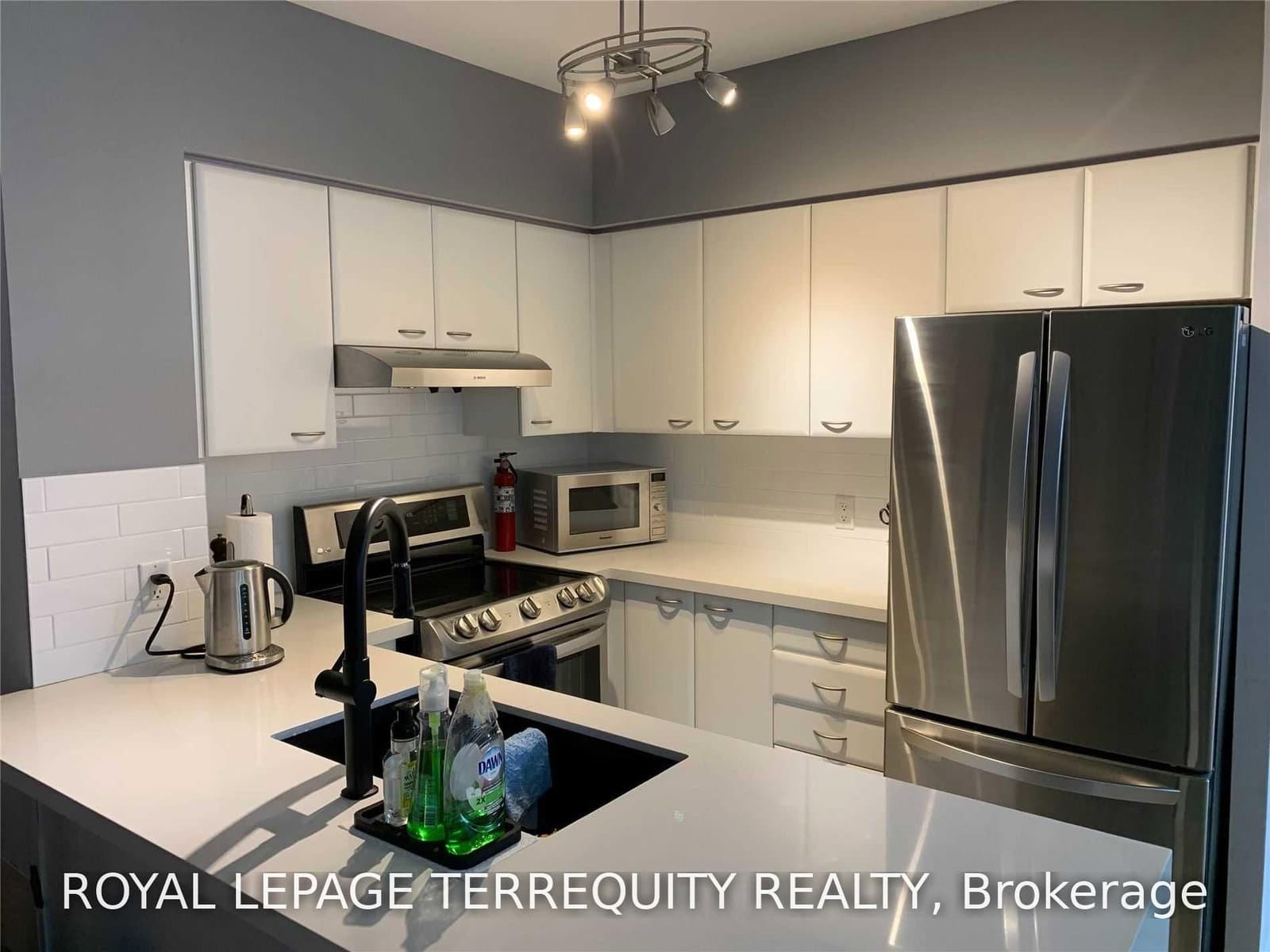 36 Lee Centre Drive, Unit Th108 thumbnail 7