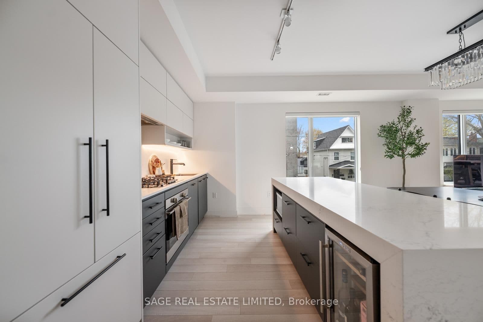 1888 Queen Street E, Unit 206 thumbnail 18