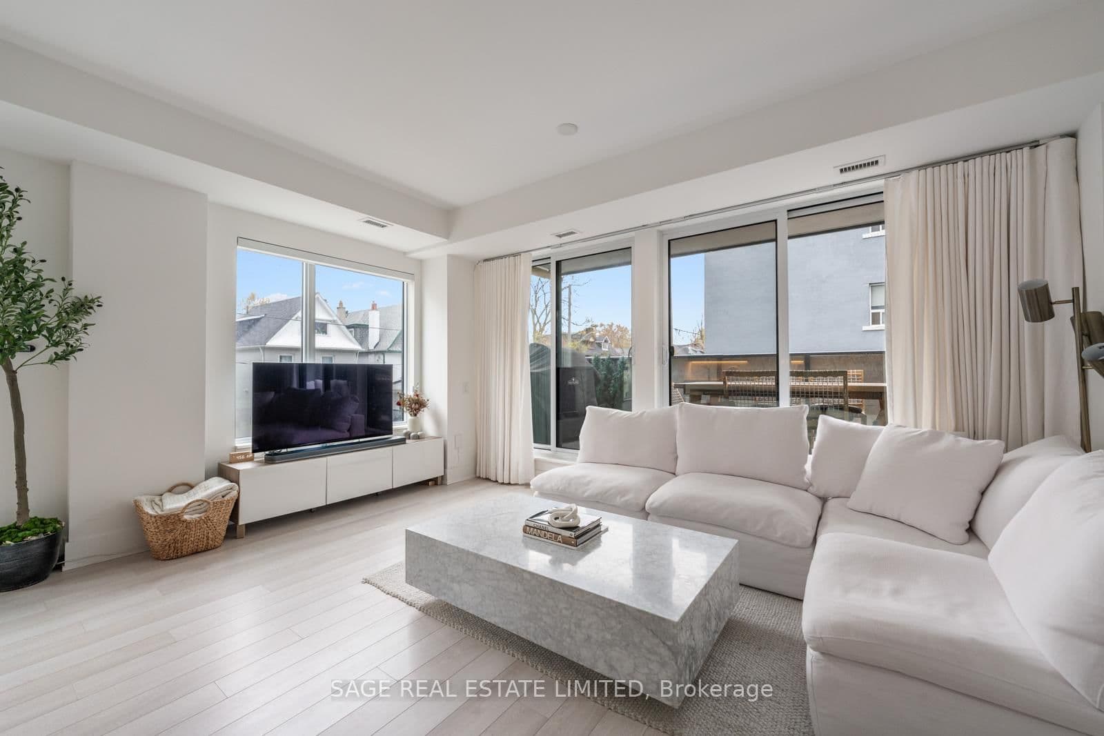 1888 Queen Street E, Unit 206 thumbnail 25