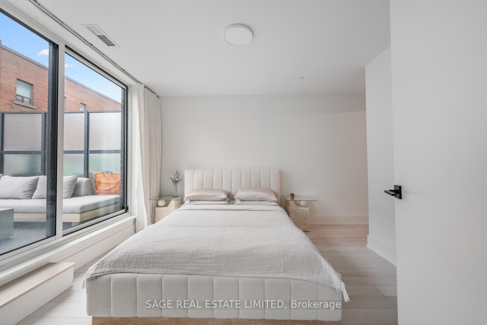 1888 Queen Street E, Unit 206 thumbnail 28