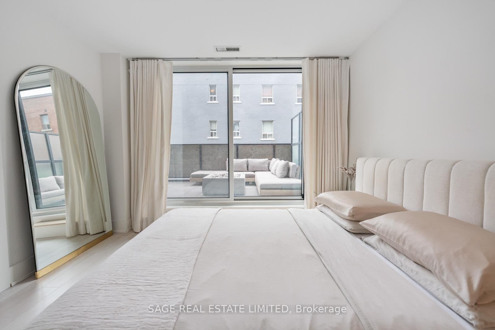 1888 Queen Street E, Unit 206 thumbnail 29